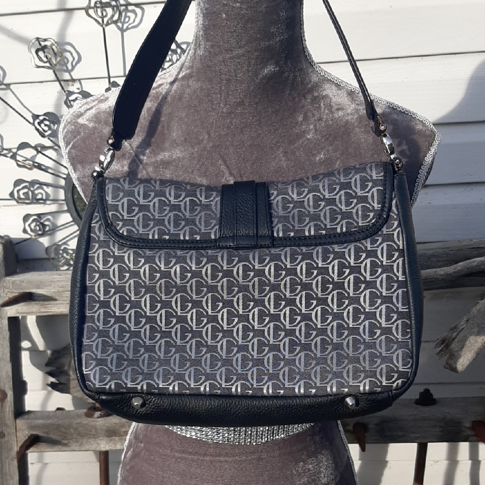 PARIS🇫🇷Guy Laroche Black with Silver LOGO and LEATHER Hand Bag SZ MEDIUM - Picture 5 of 15
